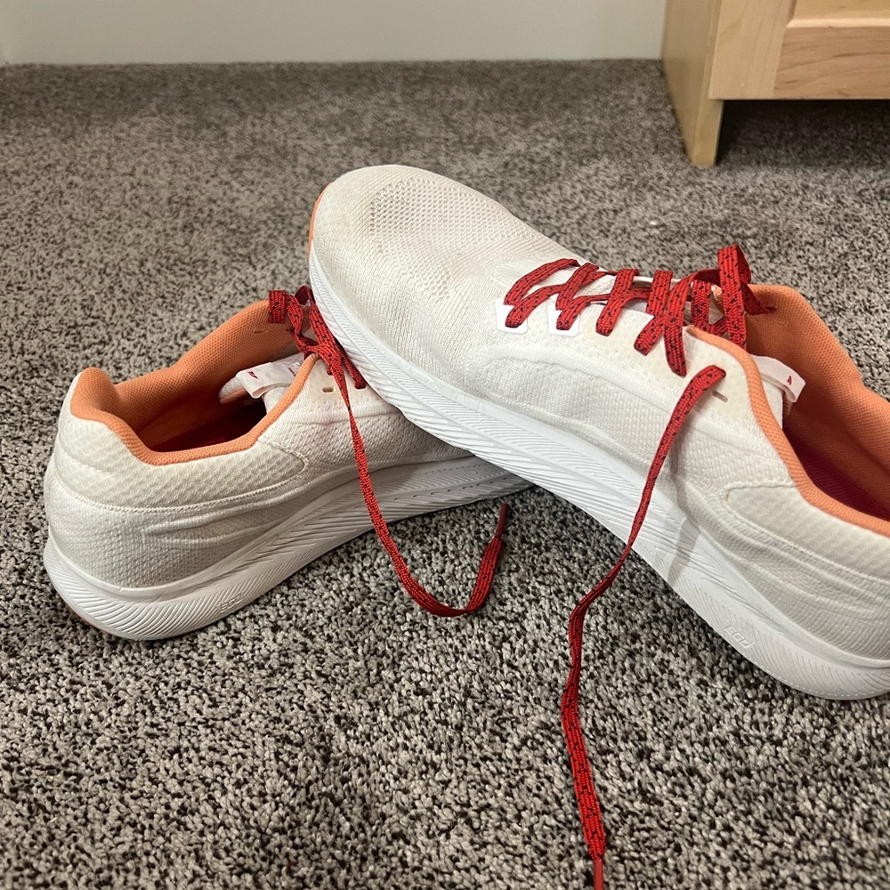 Altra Escalante size 11